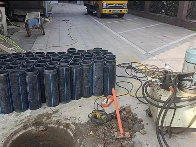 月湖PE置换管厂家 DN315置换管 非开挖管短管置换